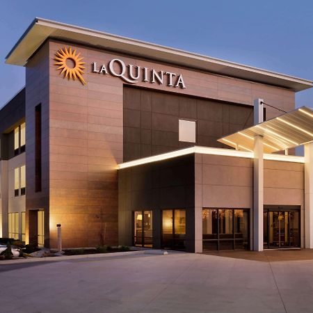 La Quinta Inn & Suites By Wyndham St Louis Route 66 Windsor Springs Экстерьер фото