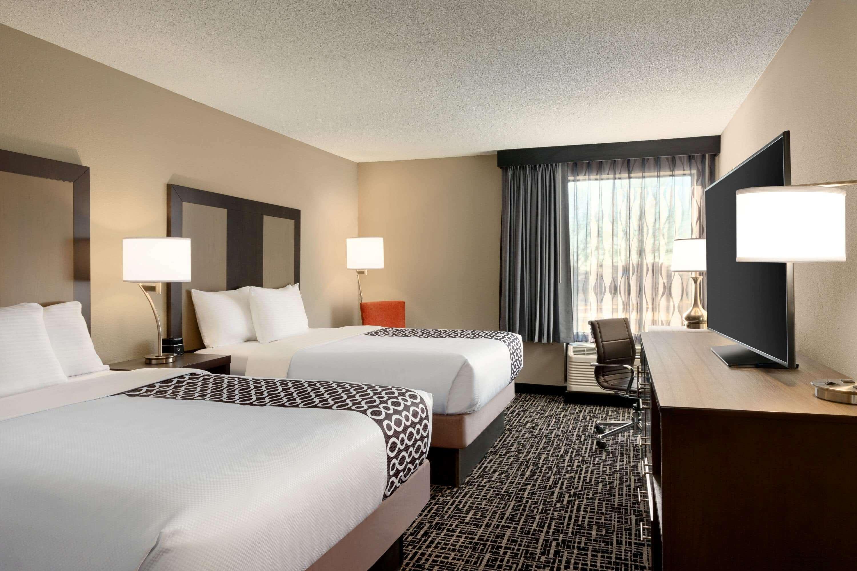 La Quinta Inn & Suites By Wyndham St Louis Route 66 Windsor Springs Экстерьер фото