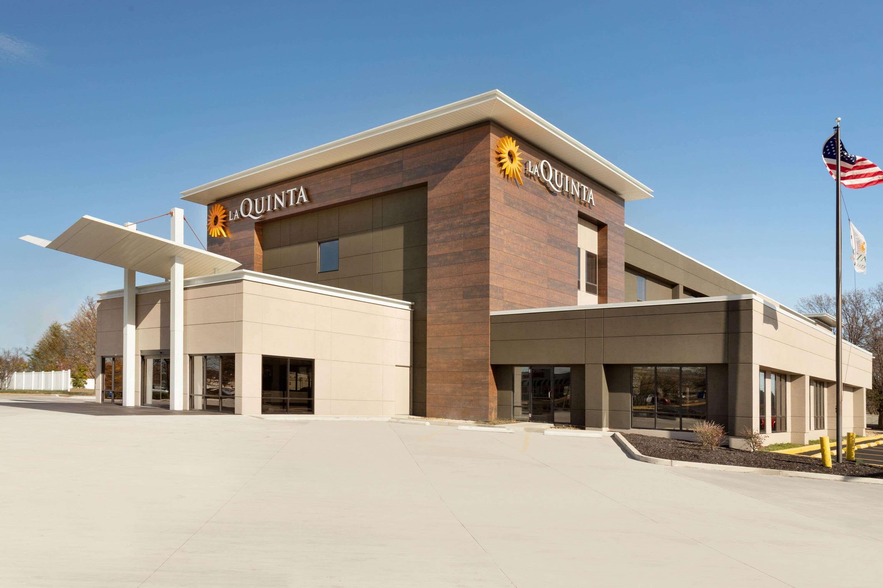 La Quinta Inn & Suites By Wyndham St Louis Route 66 Windsor Springs Экстерьер фото