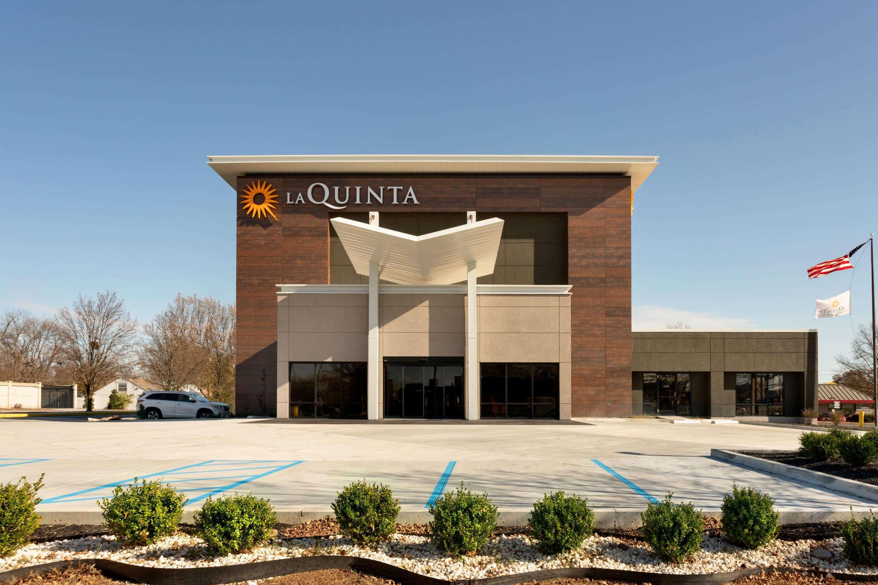 La Quinta Inn & Suites By Wyndham St Louis Route 66 Windsor Springs Экстерьер фото