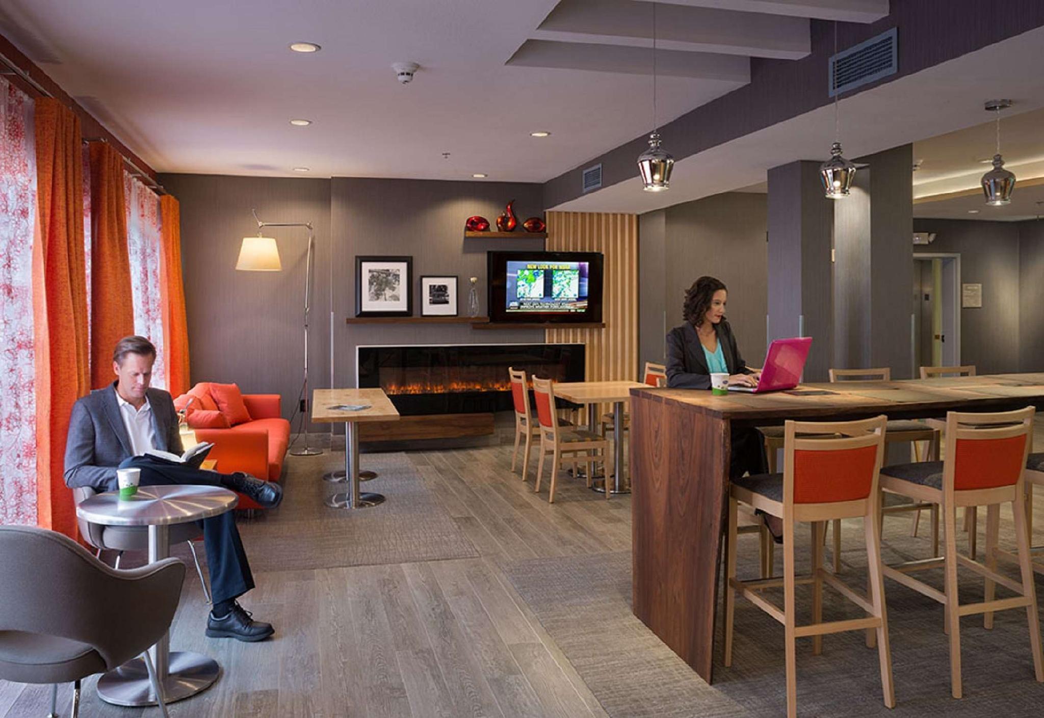 La Quinta Inn & Suites By Wyndham St Louis Route 66 Windsor Springs Экстерьер фото