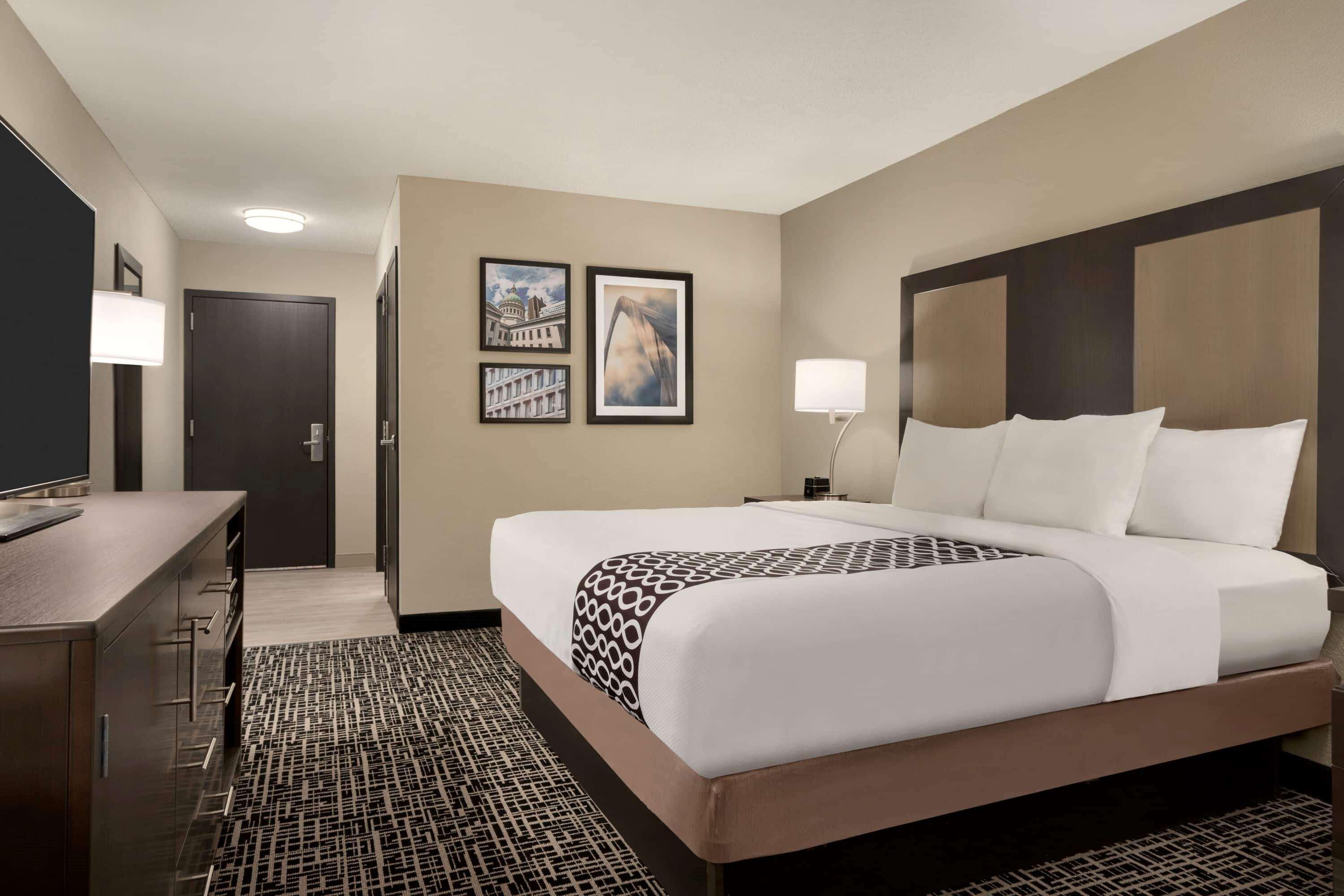 La Quinta Inn & Suites By Wyndham St Louis Route 66 Windsor Springs Экстерьер фото