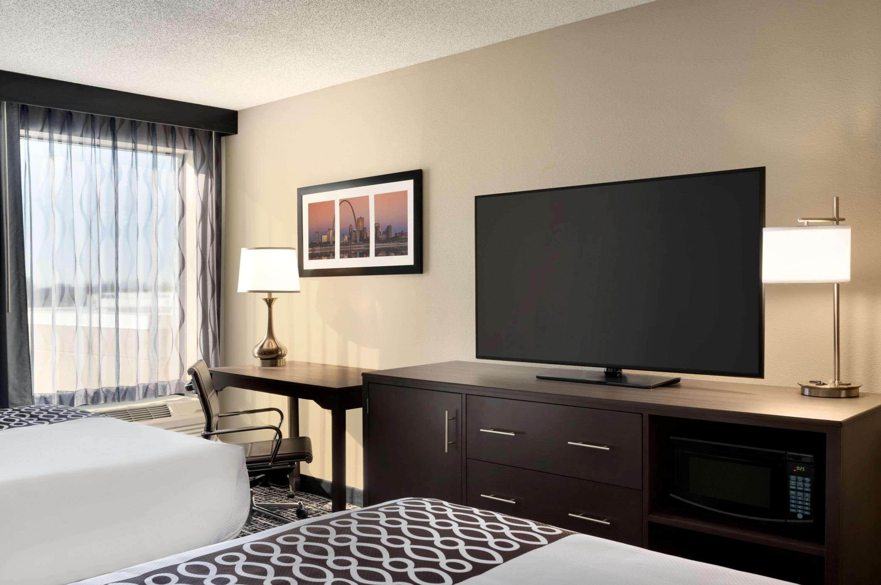 La Quinta Inn & Suites By Wyndham St Louis Route 66 Windsor Springs Экстерьер фото