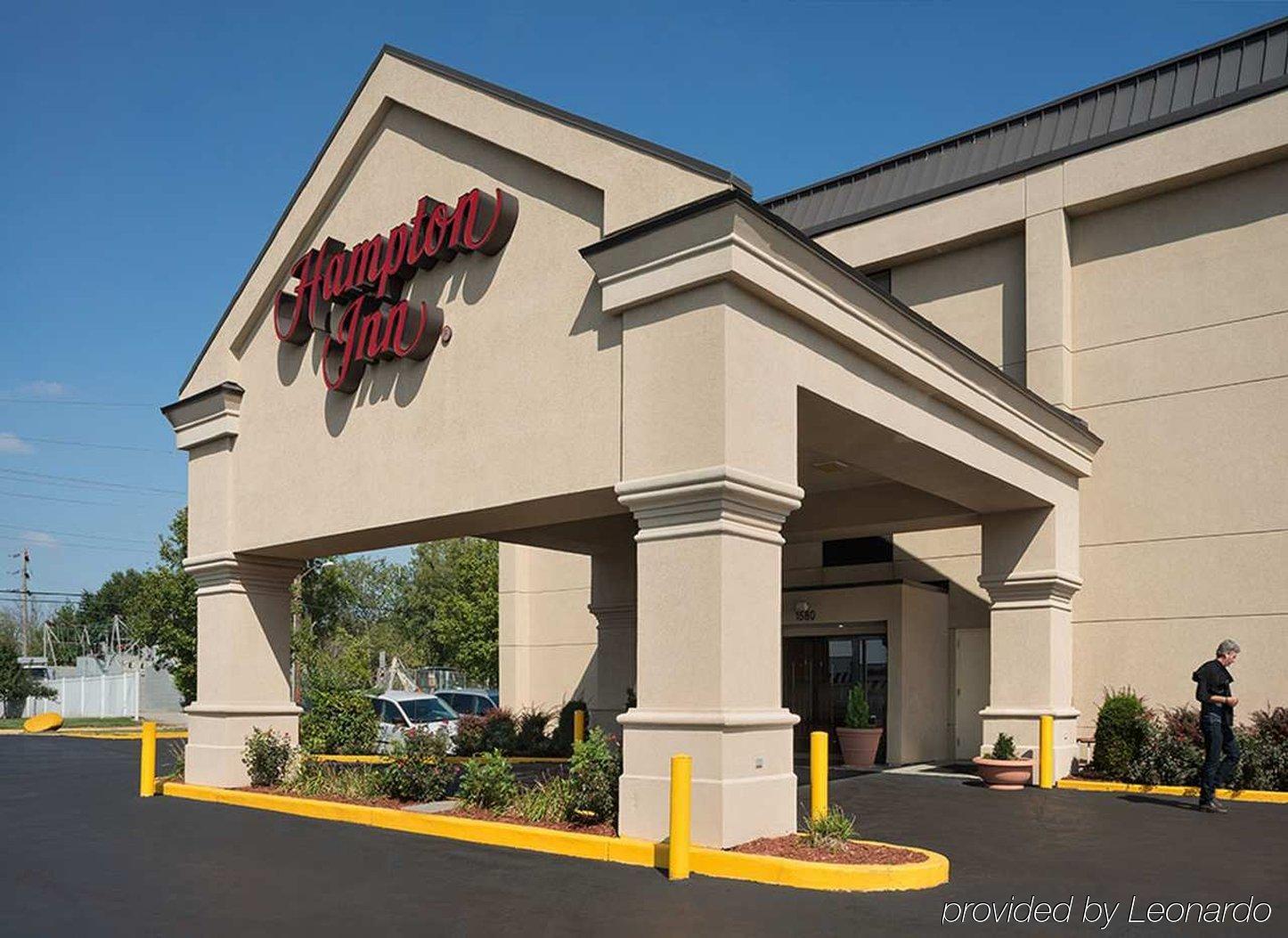 La Quinta Inn & Suites By Wyndham St Louis Route 66 Windsor Springs Экстерьер фото